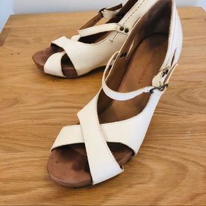 Anthropologie Yuko Imanishi White Wedge Sandal